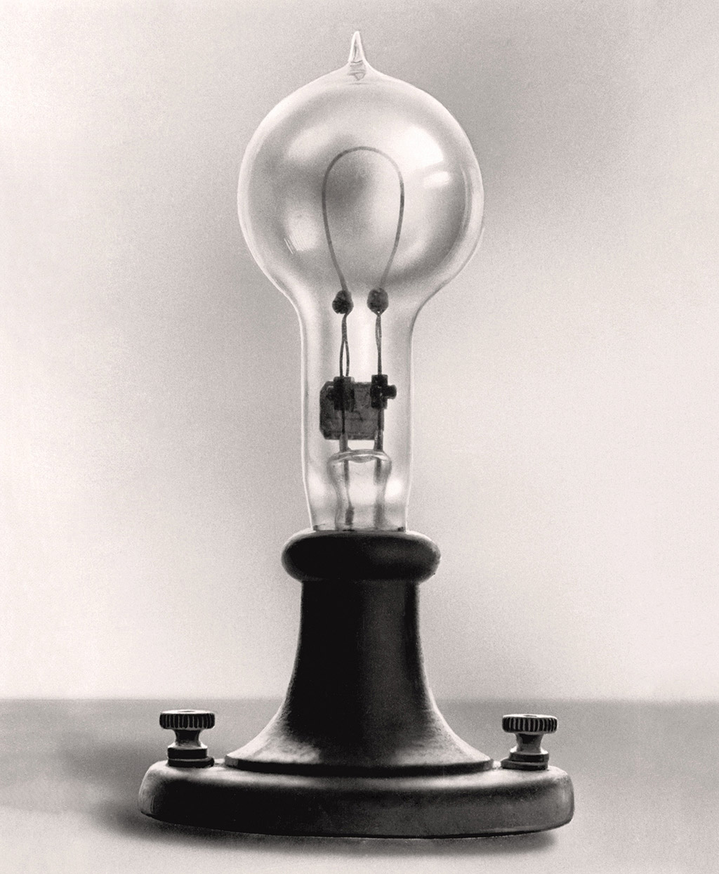 Edison'un ürettiği ilk ampuller Early Light Bulb