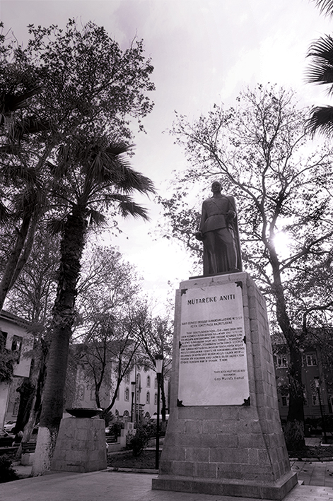 Ebedi bir bengütaş…/Sabiha Bengütaş/Mudanya Mütareke Anıtı