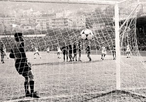 1984-1985- Mirsad Sejdiç'in unutulmaz frikik gollerinden birisi. Trabzonspor kalecisi Şenol Güneş'in çaresiz bakışları arasında top ağlarda.