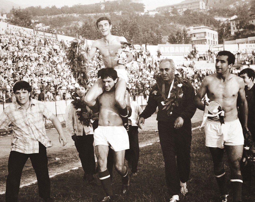 1966-1967’de 2.Lig Beyaz Grup Şampiyonluğu’nda Tunç Akın