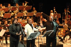 Tenorlar - Hakan Aysev, Efe kışlalı ve Hüseyin Likos