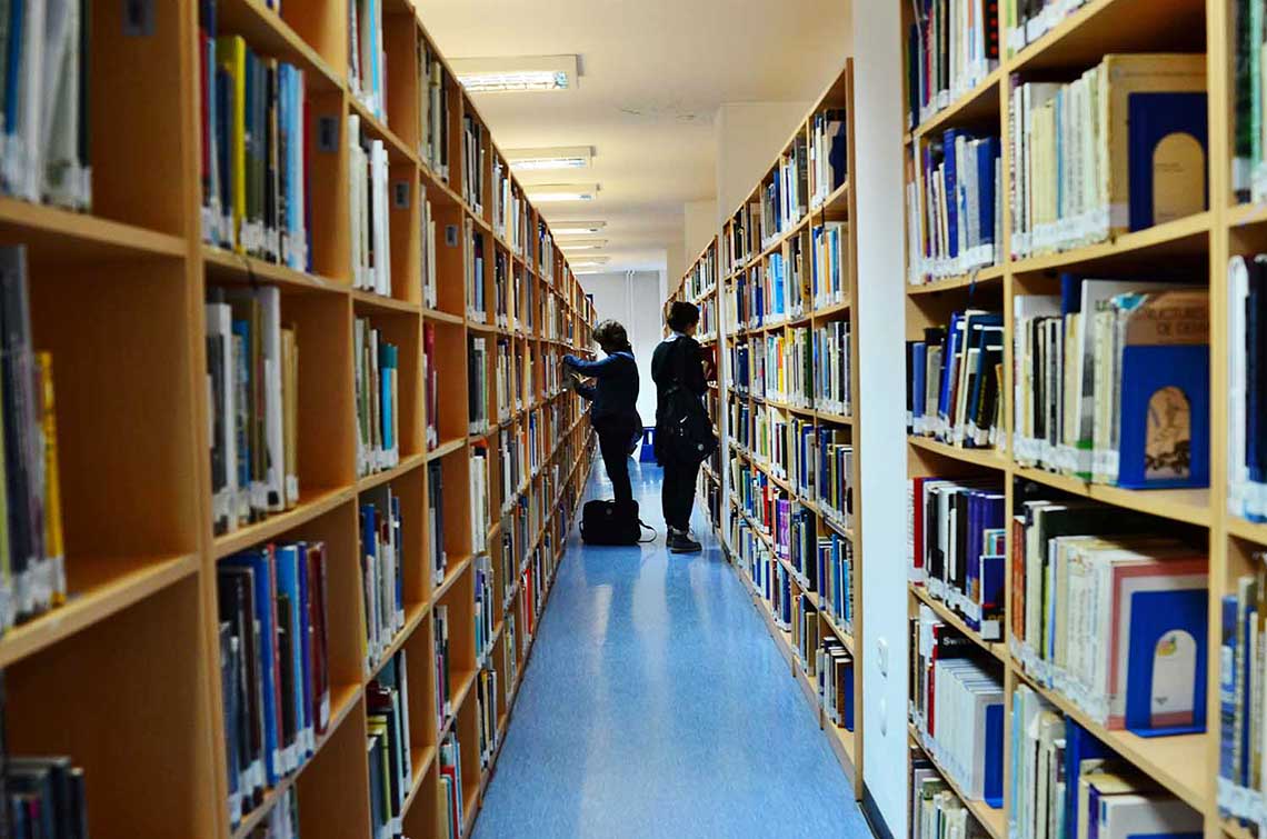 Uludağ Üniversitesi Merkez Kütüphanesi