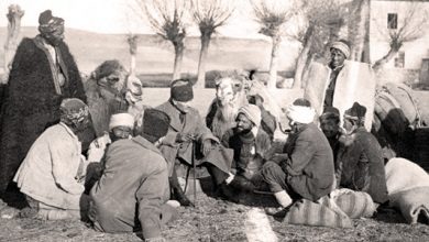 Mustafa Kemal Atatürk Yörüklerle sohbet ederken
